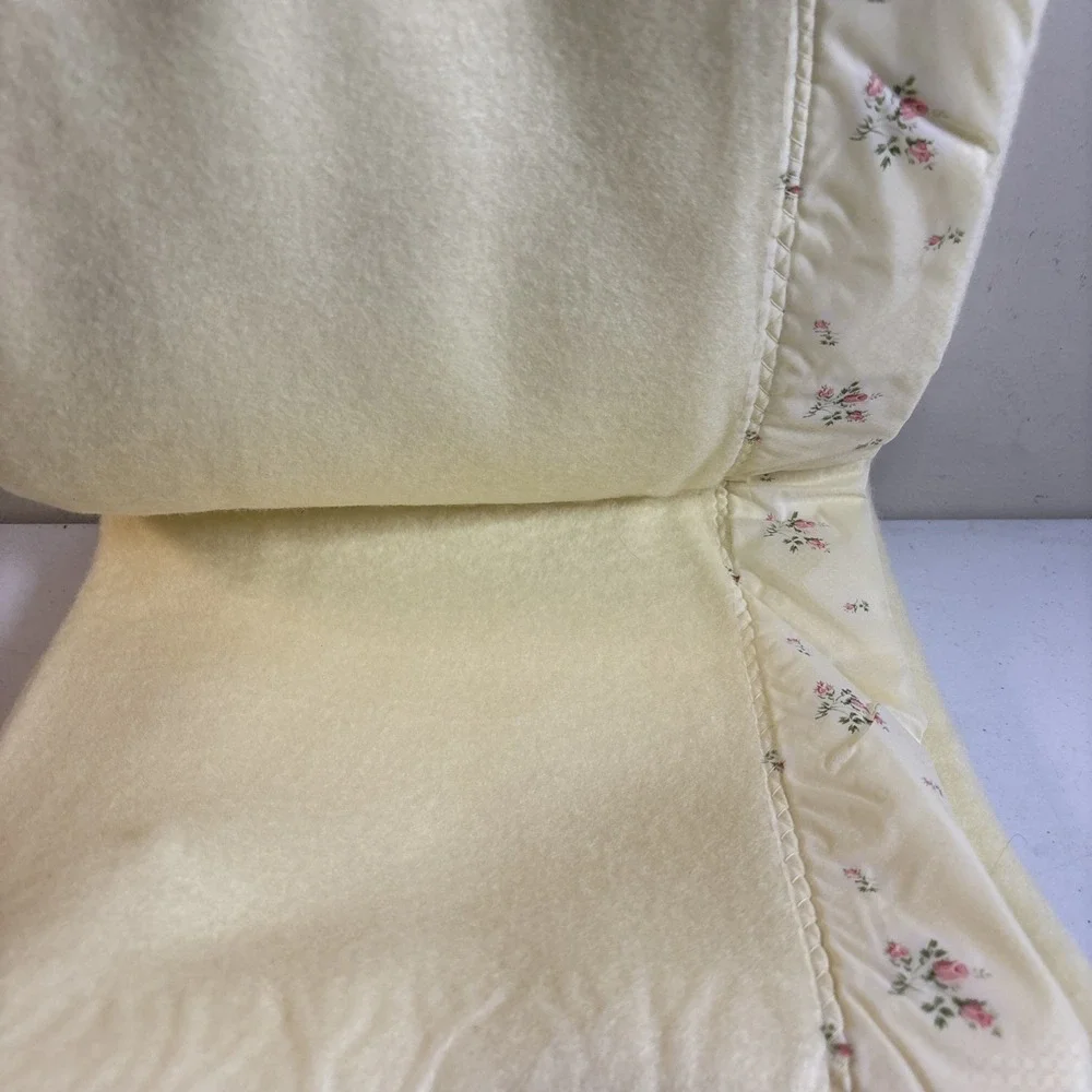 Montg‎ Wards Crib Blanket 36